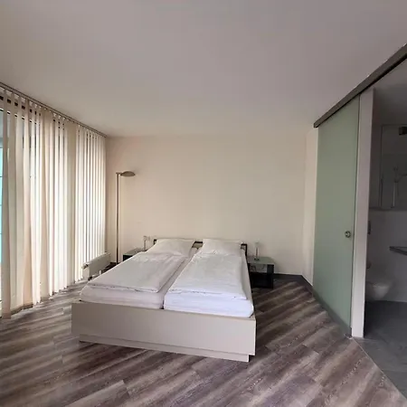 Frankfurt Messe Door To Door *