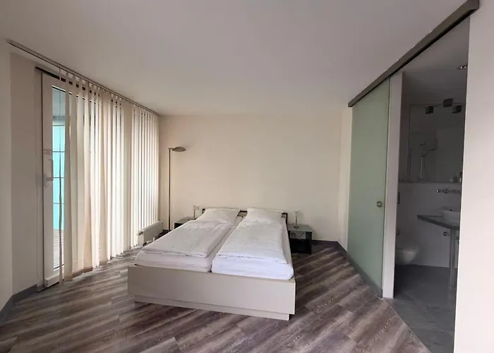 Frankfurt Messe Door To Door *